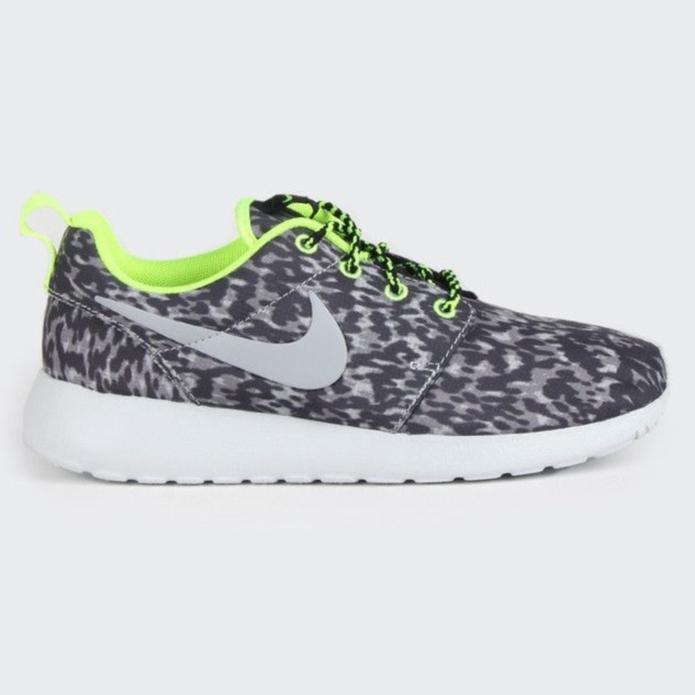 Nike Women's Roshe Run | Gray/Black/Green